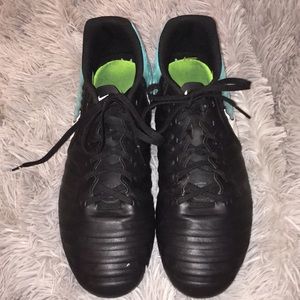 Nike tiempo women's soccer shoes